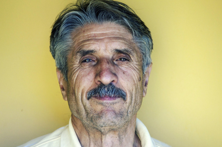 caregiver helping elderly at home uk